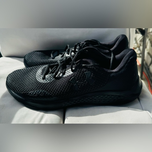 Men’s Under Armour Charged Pursuit Running Shoes Size 12 Black - Picture 3 of 8